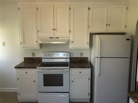 277 E Main St, Bath, PA 18014 photo 6