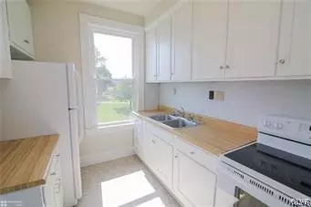 277 E Main St, Bath, PA 18014 photo 15