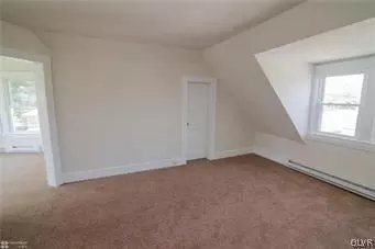 277 E Main St, Bath, PA 18014 photo 17