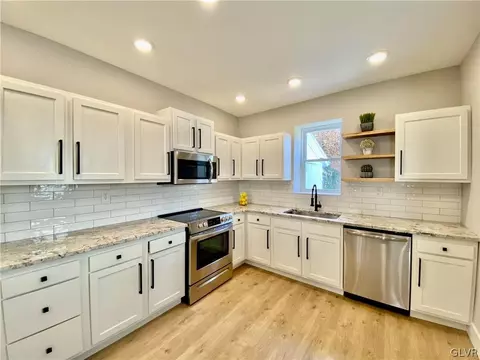 56 E Garrison St, Bethlehem, PA 18018 photo 3