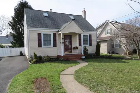414 Maple Rd, Hellertown, PA 18055 photo 1