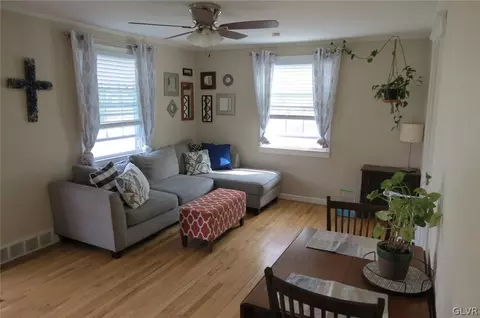 414 Maple Rd, Hellertown, PA 18055 photo 6