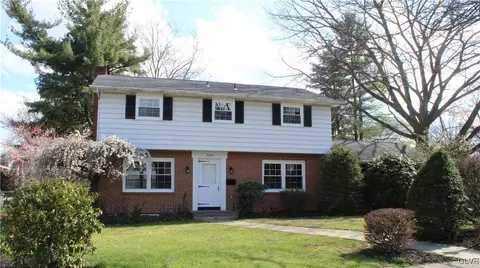 2004 Johnston Dr, Bethlehem, PA 18017 photo 1