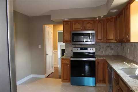 2004 Johnston Dr, Bethlehem, PA 18017 photo 41