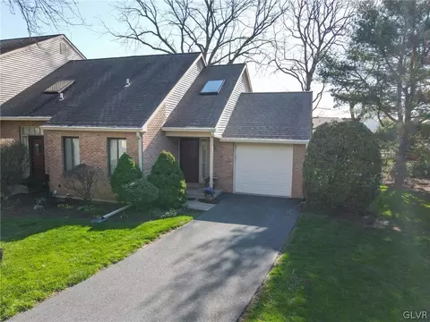 2820 Greenleaf Ct, Bethlehem, PA 18017 photo 1