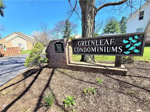 2820 Greenleaf Ct, Bethlehem, PA 18017 photo 2