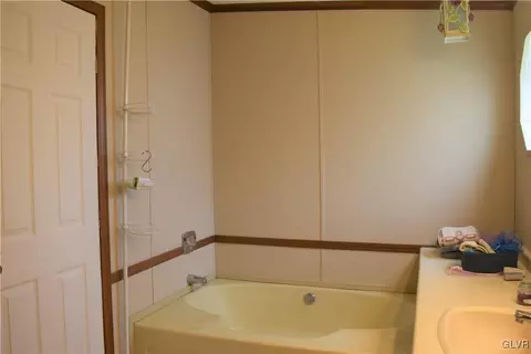 4 Cedar Ct, Bath, PA 18014 photo 13