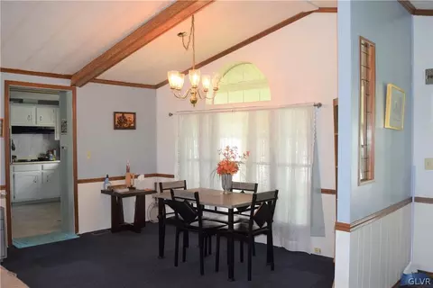 4 Cedar Ct, Bath, PA 18014 photo 7