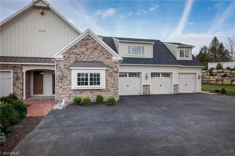 2064 Forge Run, Bethlehem, PA 18015 photo 3