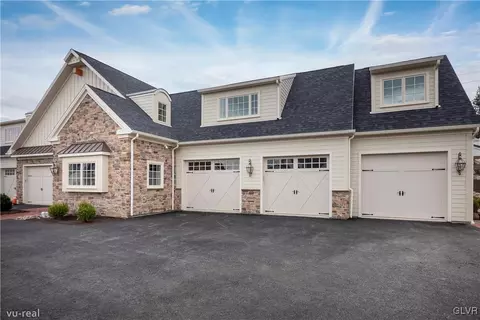 2064 Forge Run, Bethlehem, PA 18015 photo 1