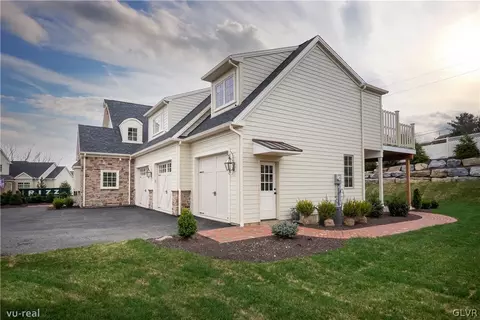 2064 Forge Run, Bethlehem, PA 18015 photo 4