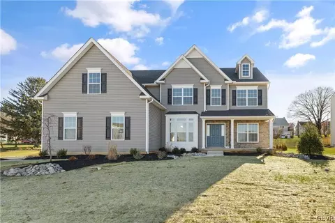 50 Prospect St #8, Tatamy Borough, PA 18045