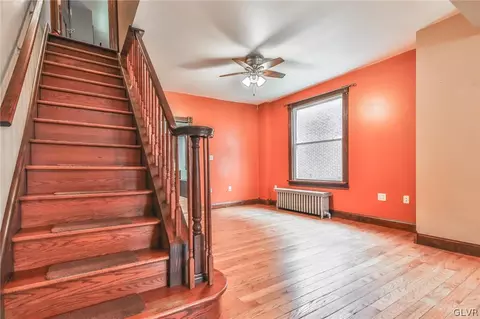 357 9th St, Northampton, PA 18067 photo 2