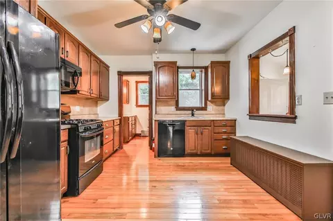357 9th St, Northampton, PA 18067 photo 5