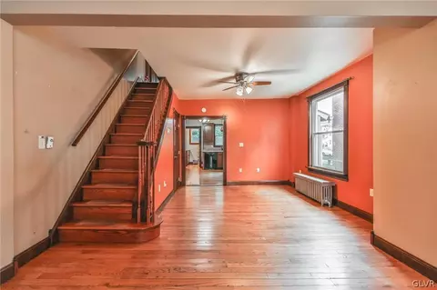 357 9th St, Northampton, PA 18067 photo 4