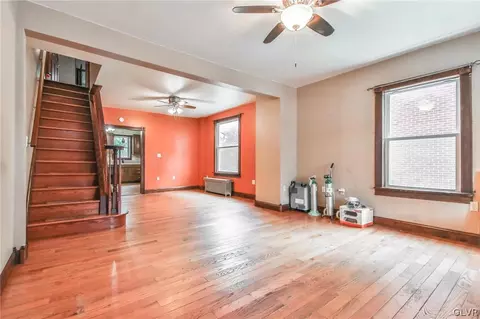 357 9th St, Northampton, PA 18067 photo 3