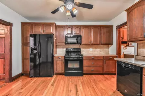 357 9th St, Northampton, PA 18067 photo 6