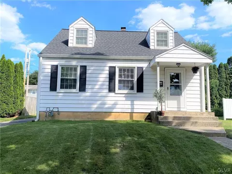 826 Maple Rd, Hellertown, PA 18055 photo 2