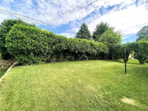 826 Maple Rd, Hellertown, PA 18055 photo 10