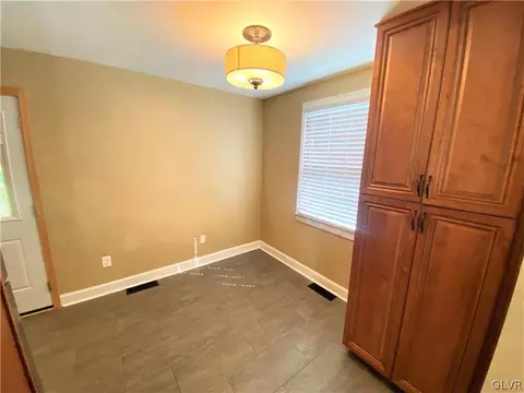 826 Maple Rd, Hellertown, PA 18055 photo 6