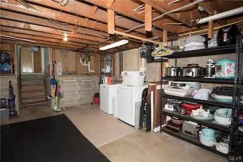 139 Beech Cir, Hellertown, PA 18055 photo 32