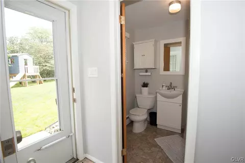 139 Beech Cir, Hellertown, PA 18055 photo 31