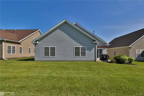 1067 Declaration Dr, Bethlehem, PA 18017 photo 40