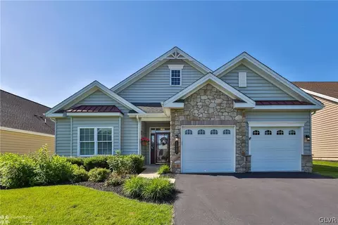 1067 Declaration Dr, Bethlehem, PA 18017 photo 1