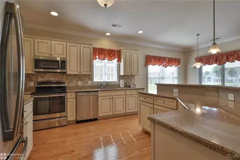 1067 Declaration Dr, Bethlehem, PA 18017 photo 18