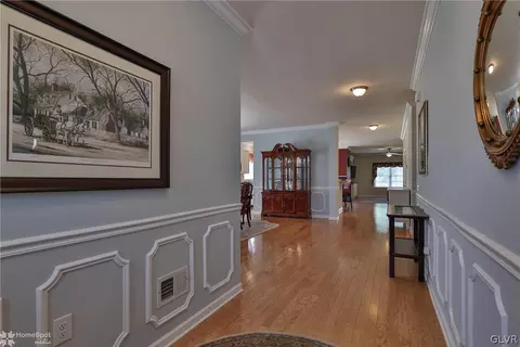 1067 Declaration Dr, Bethlehem, PA 18017 photo 4