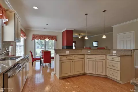 1067 Declaration Dr, Bethlehem, PA 18017 photo 17