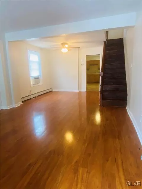 917 E 5th St, Bethlehem, PA 18015 photo 2