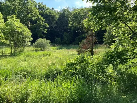 669 S Summit Rd, Bath, PA 18014 photo 38