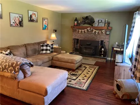 669 S Summit Rd, Bath, PA 18014 photo 23