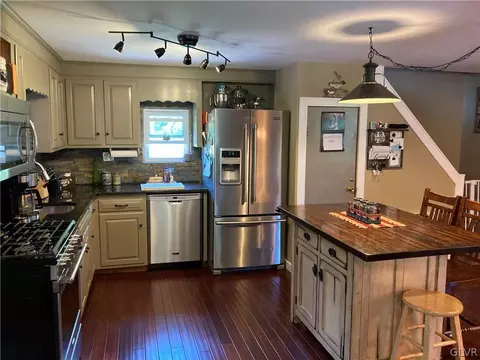 669 S Summit Rd, Bath, PA 18014 photo 10