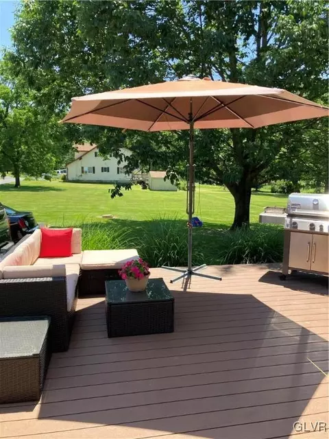 669 S Summit Rd, Bath, PA 18014 photo 46
