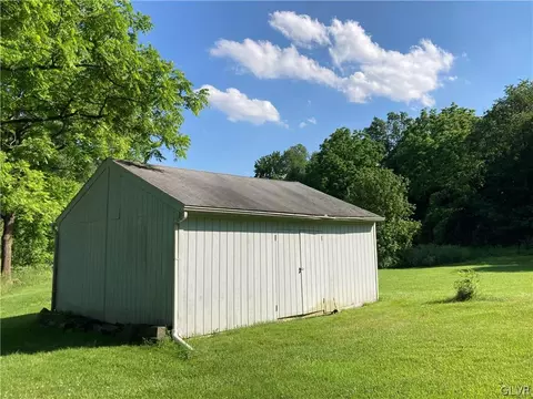 669 S Summit Rd, Bath, PA 18014 photo 49