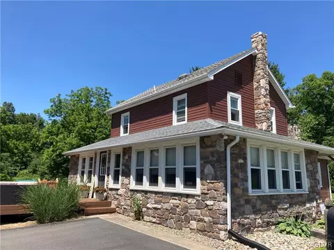 669 S Summit Rd, Bath, PA 18014 photo 1