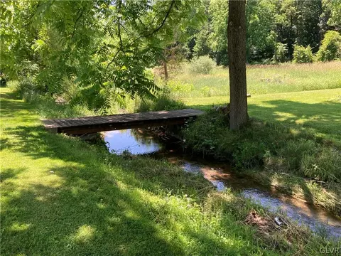 669 S Summit Rd, Bath, PA 18014 photo 47