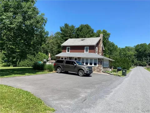 669 S Summit Rd, Bath, PA 18014 photo 3