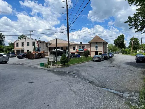 5477 Mauser St, Laurys Station, PA 18059