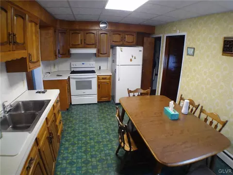 149 E Northampton St, Bath, PA 18014 photo 7