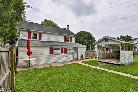 517 Elm St, Bath, PA 18014 photo 32