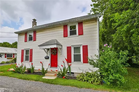 517 Elm St, Bath, PA 18014 photo 1