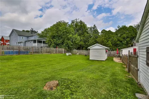 517 Elm St, Bath, PA 18014 photo 39