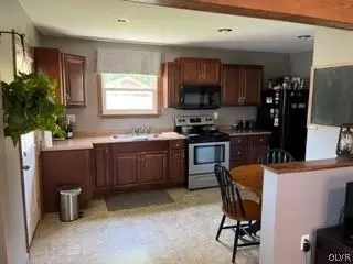329 E 3rd St, Wind Gap, PA 18091 photo 6