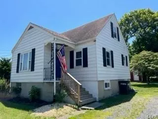329 E 3rd St, Wind Gap, PA 18091 photo 1