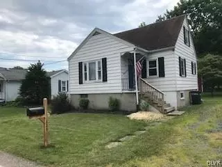 329 E 3rd St, Wind Gap, PA 18091 photo 3