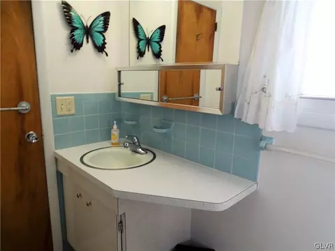 2808 Hillcrest Dr E, Coplay, PA 18037 photo 22