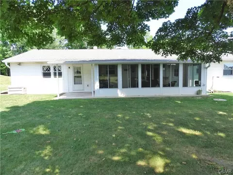 2808 Hillcrest Dr E, Coplay, PA 18037 photo 29